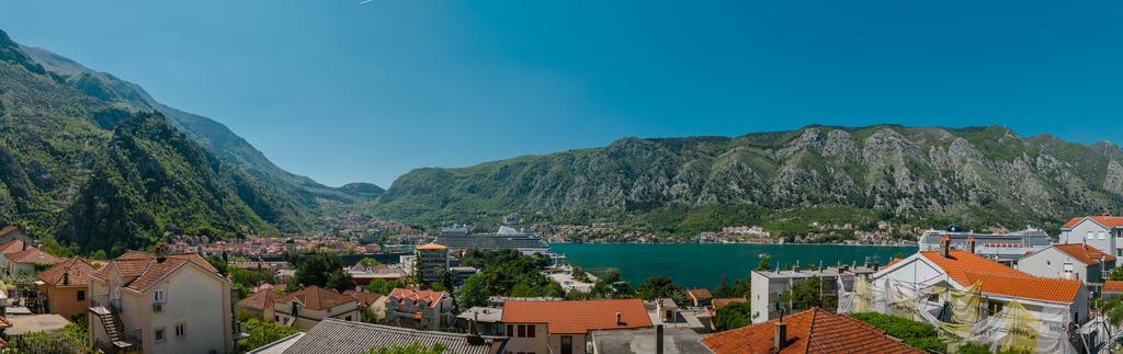 Apartments Feniks Kotor Buitenkant foto