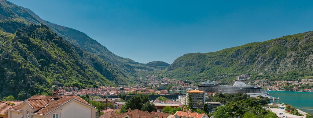 Apartments Feniks Kotor Buitenkant foto