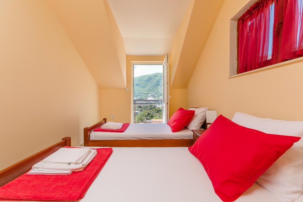 Apartments Feniks Kotor Buitenkant foto