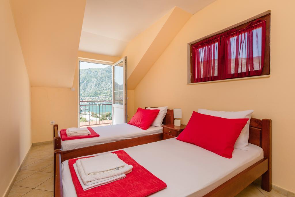 Apartments Feniks Kotor Buitenkant foto