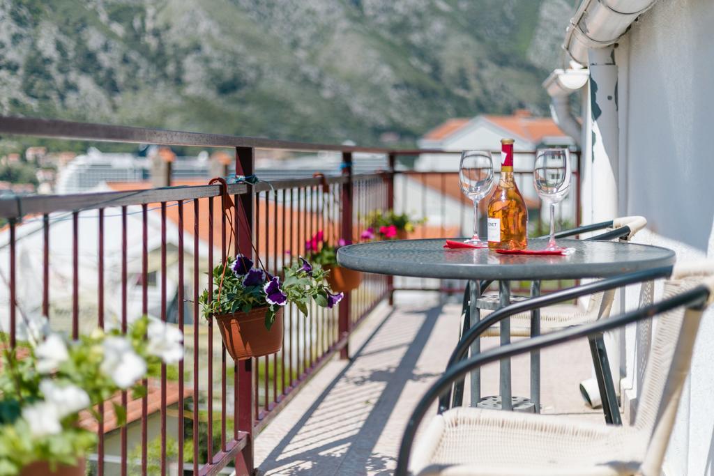 Apartments Feniks Kotor Buitenkant foto