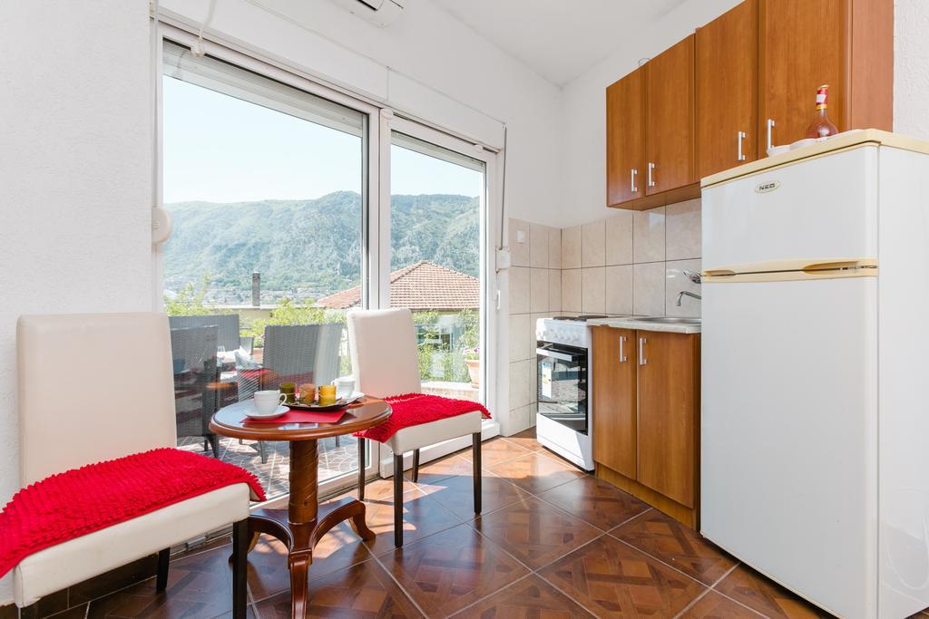 Apartments Feniks Kotor Buitenkant foto